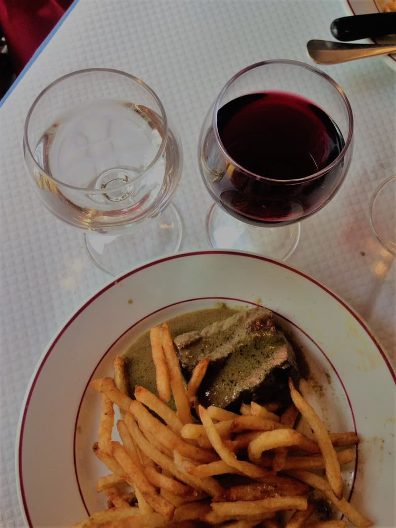 Paris: Le relais de l'entrecote - missing out would be a misteak