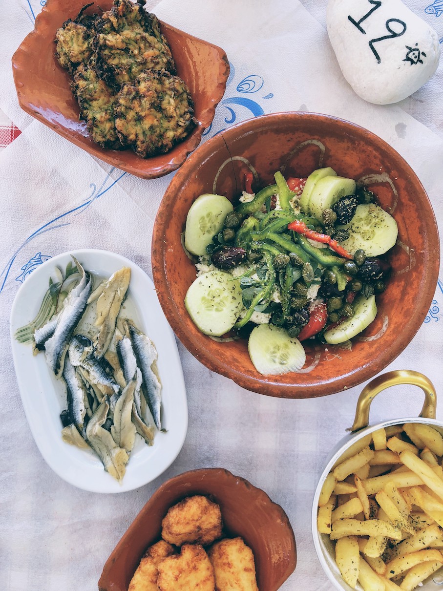 Kythnos: seaside taverna dining at Byzantio
